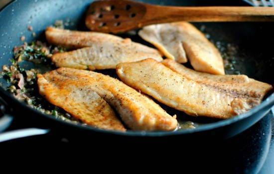 7 способов приготовить жареную рыбу так, чтобы все ахнули. каждый кусочек нежный и сочный внутри, с золотистой и хрустящей корочкой снаружи.