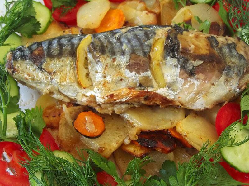 Вкуснейший запеченный карп: как приготовить нежную и сочную рыбу в духовке