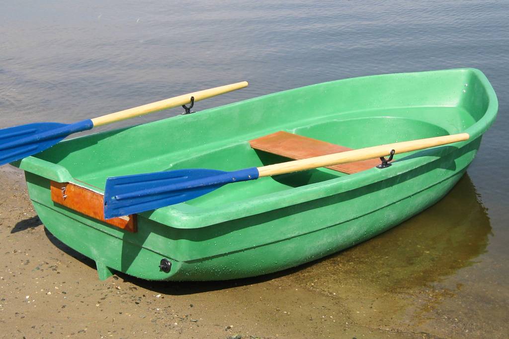 Пластиковые лодки под мотор — преимущества и недостатки