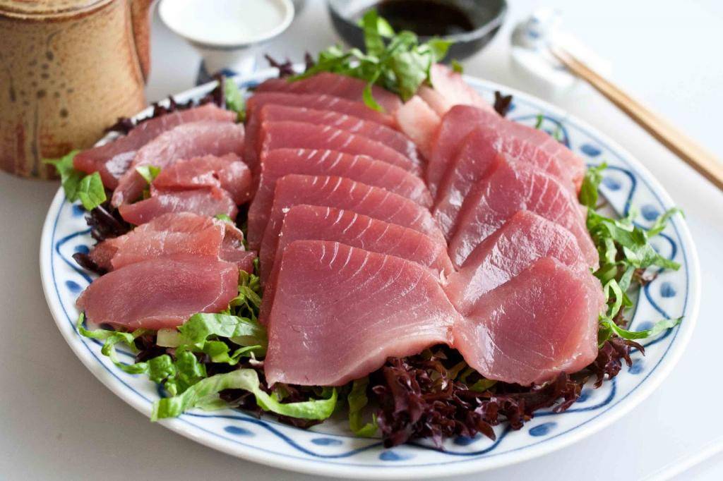 Сырой тунец: можно ли его безопасно есть? | пища это лекарство
