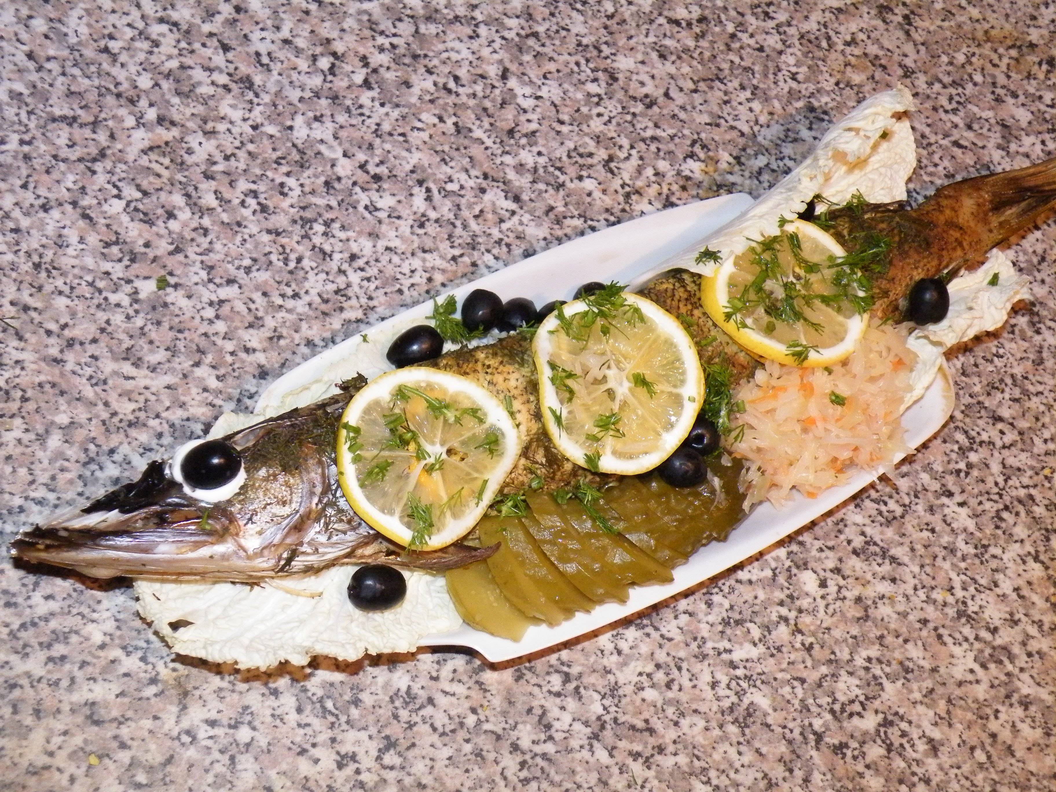 Щука в фольге в духовке: как приготовить, рецепты запеченной рыбы, сколько запекать