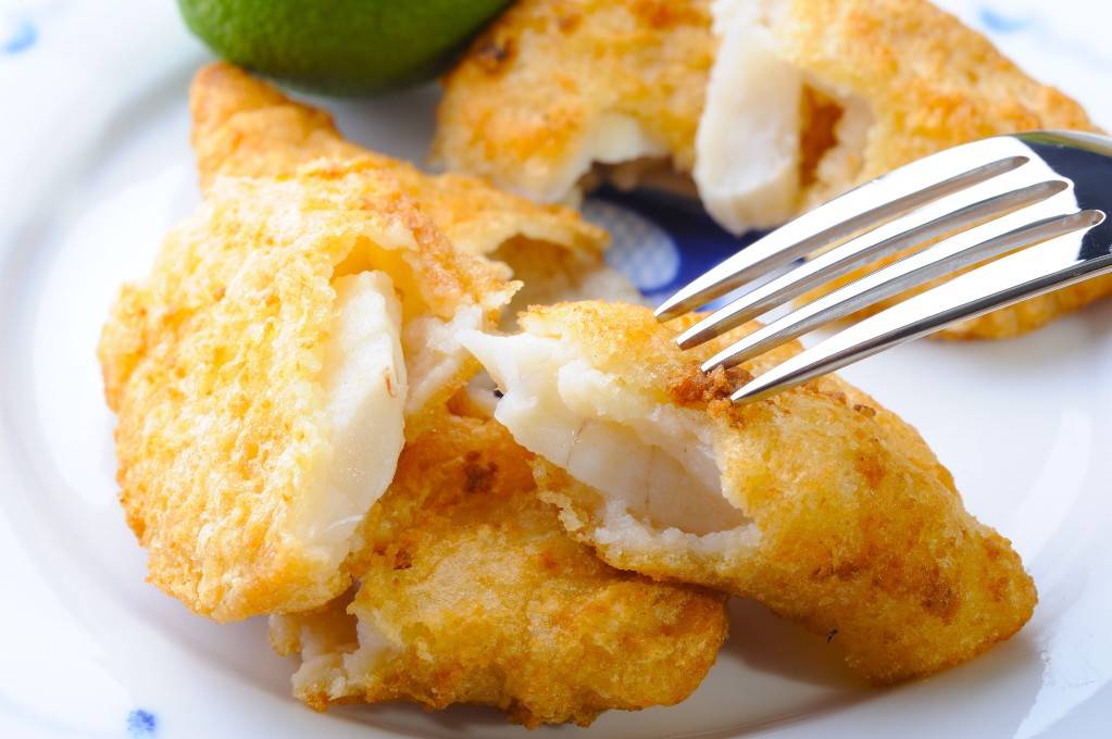 Рыба в кляре - простое и полезное блюдо для любых возможностей: рецепты с фото и видео