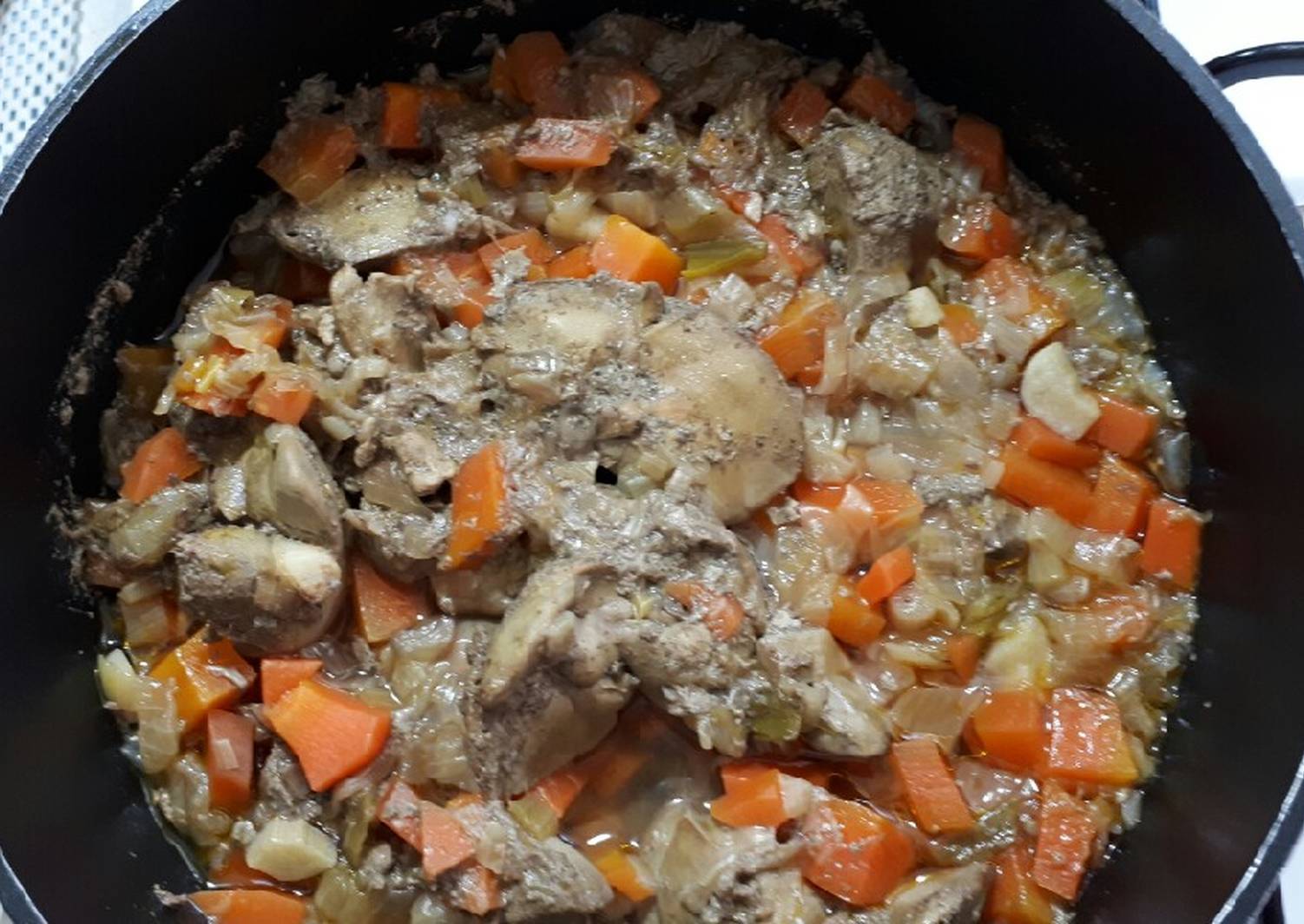 Щука, тушеная с морковью и луком, как потушить в домашних условиях, рецепты тушенки – minproduct.ru