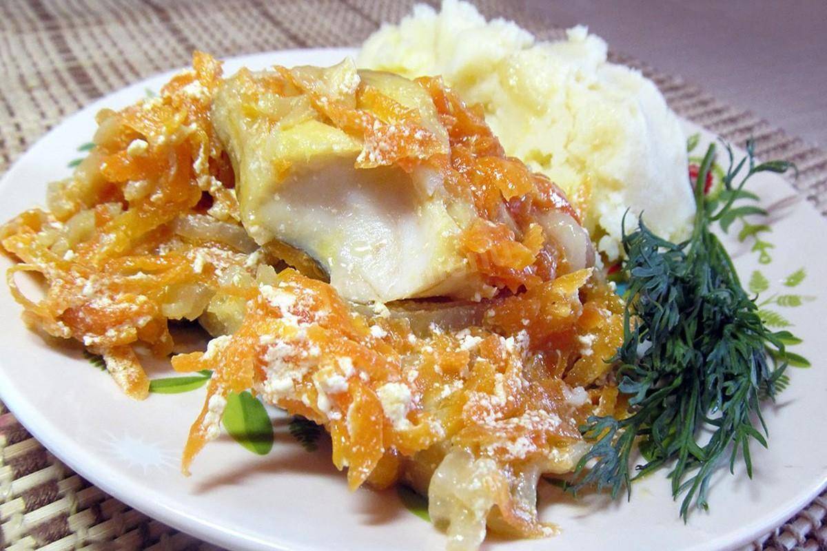 Минтай в кляре — рецепты жареного филе рыбы на сковороде