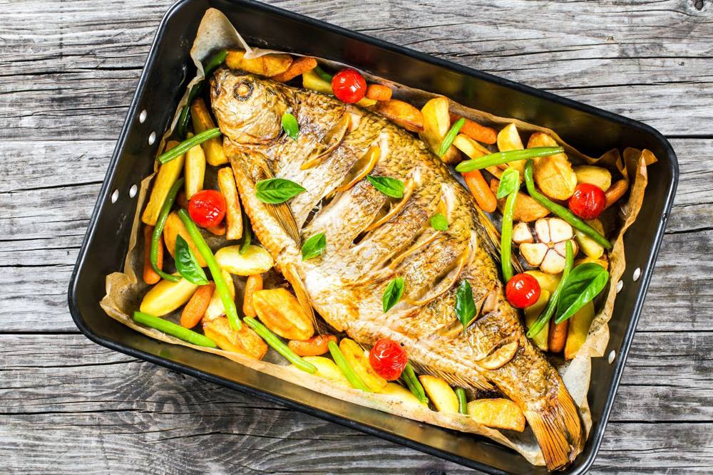 Рыба запеченная в духовке; рецепты приготовления с фото, как вкусно запечь и мариновать – рецепты с фото