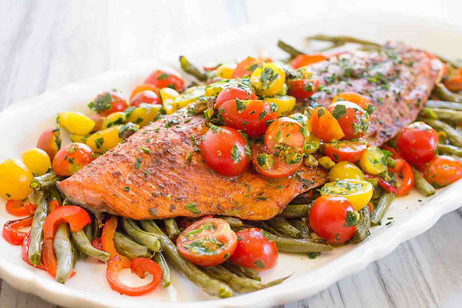 Запеченная рыба с овощами в духовке: вкусные рецепты в фольге