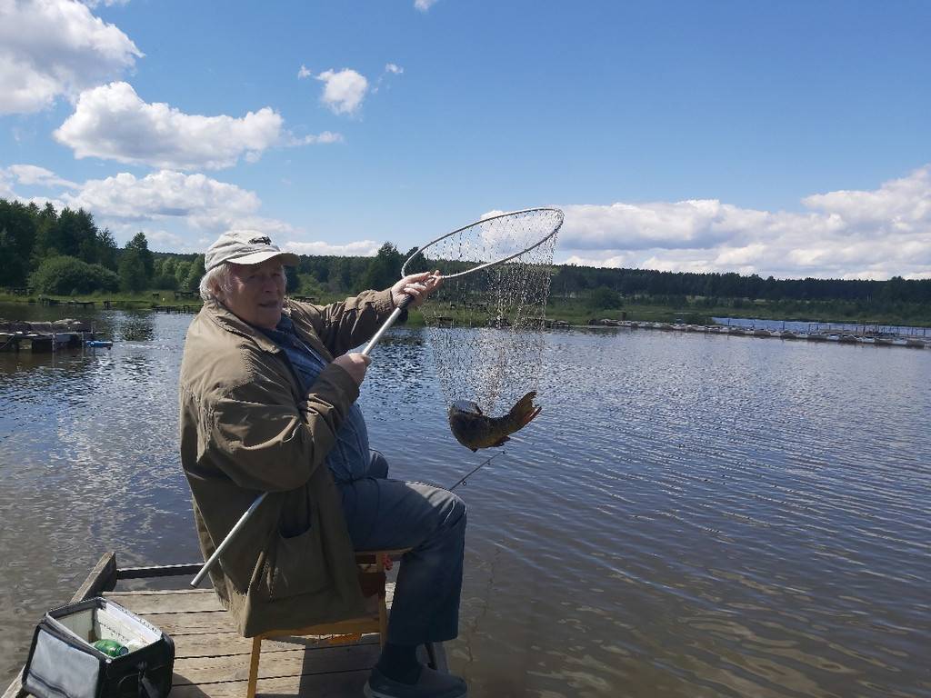 Платная рыбалка в озерах