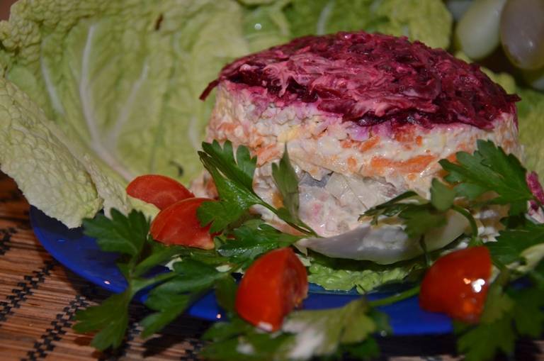 Как приготовить салат "рыба под шубой" :: syl.ru