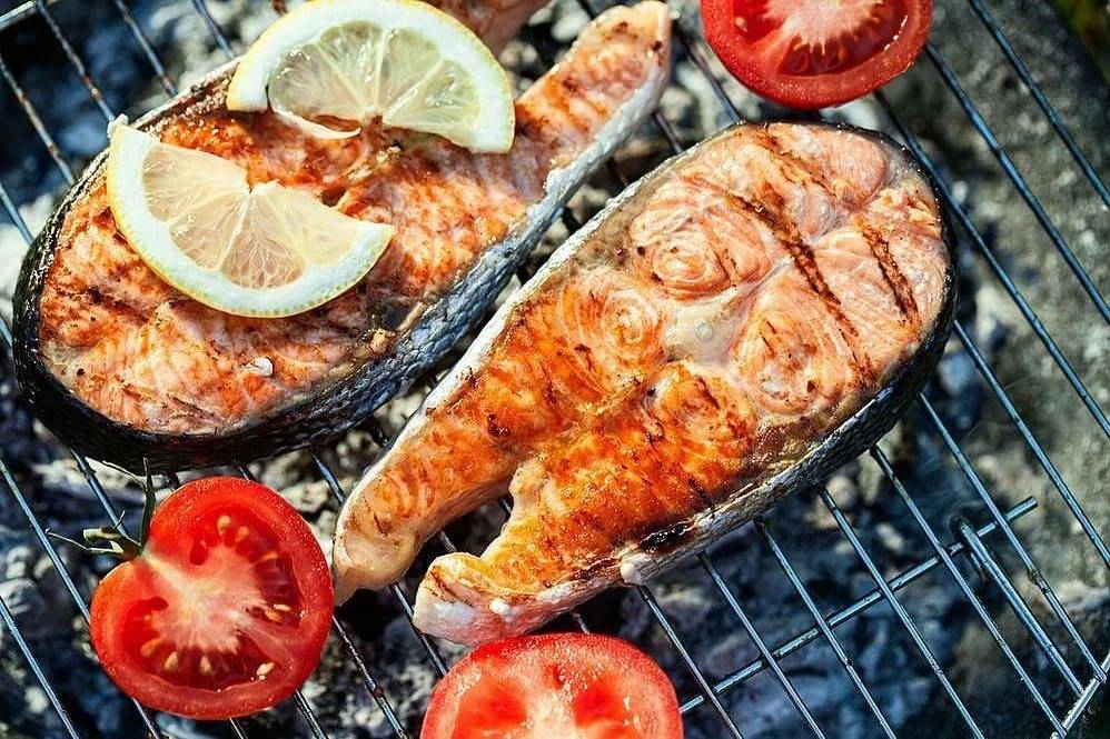 Ловись, рыба — на гриле всё вкусно! рецепты морской и речной рыбы на гриле: кулинарное пособие для рыбаков и любителей вкусной рыбки