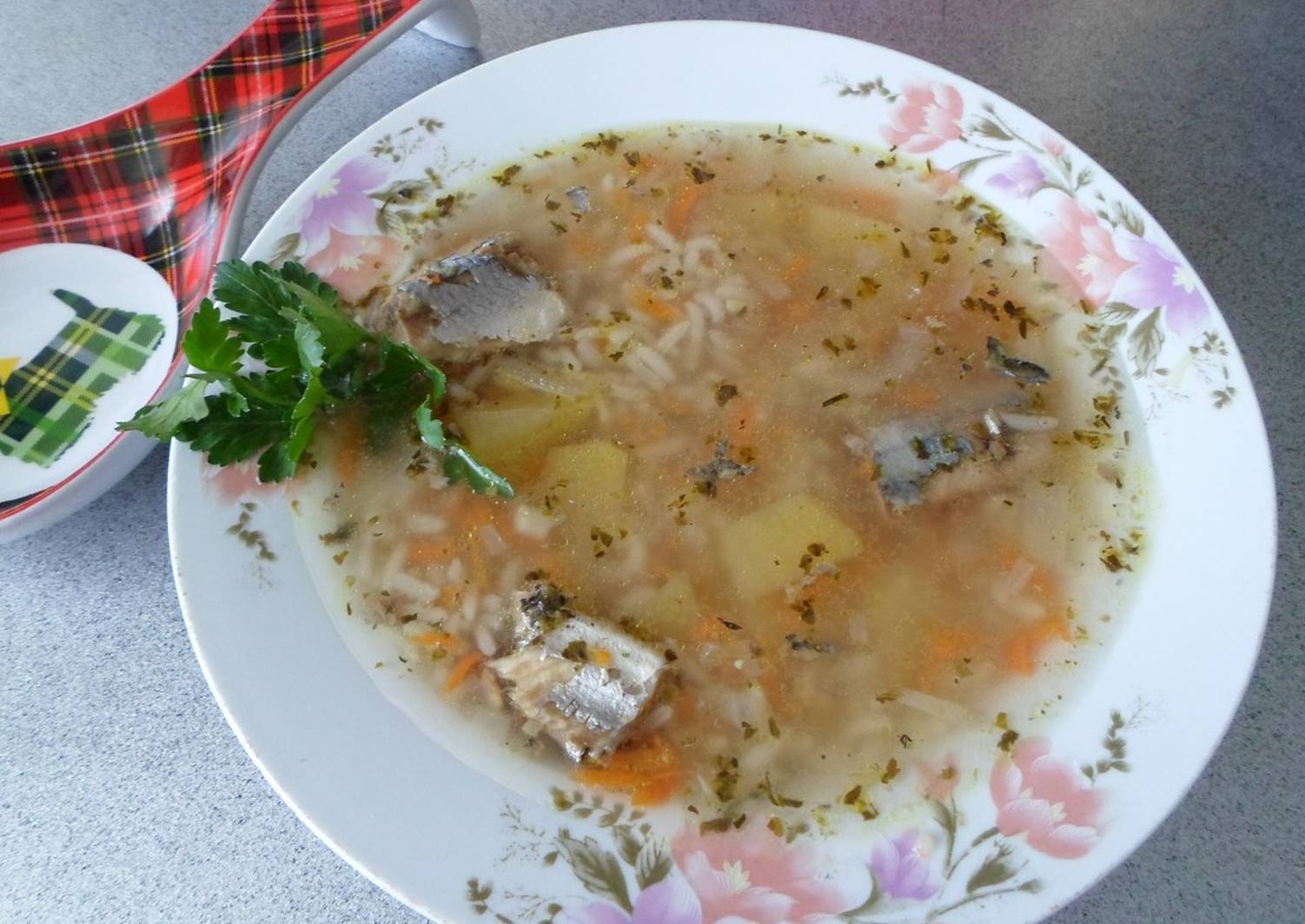 Как приготовить рыбный суп из консервов «Сайра»