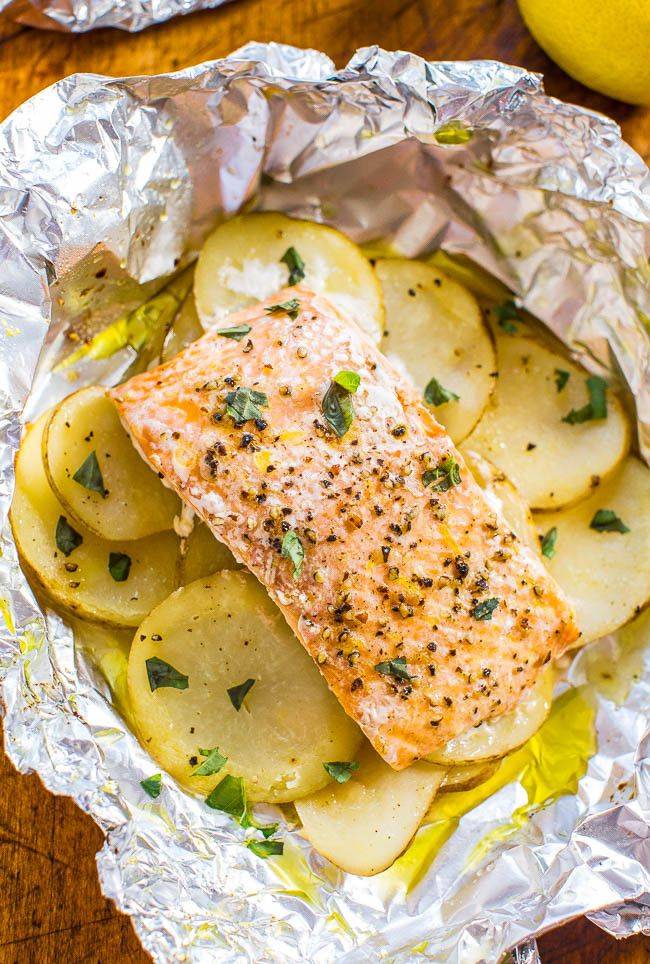 Запечь рыбу в фольге в духовке: простой рецепт с картошкой - пошаговые рецепты с фото