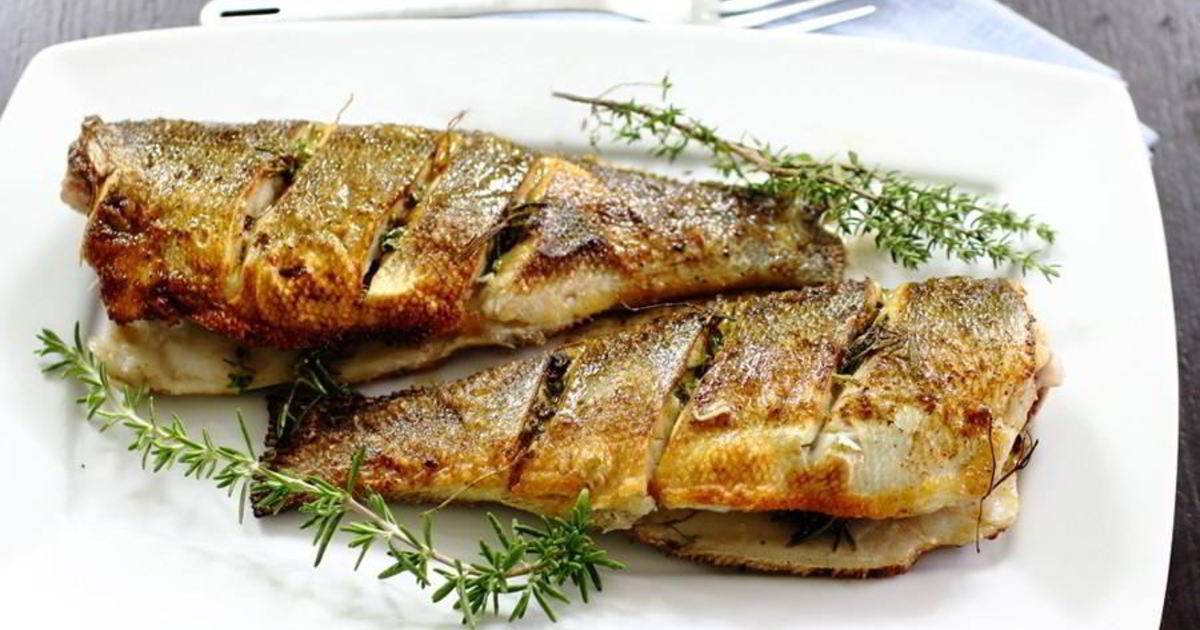 Сибас в духовке — 6 пошаговых рецептов запеченного сибаса