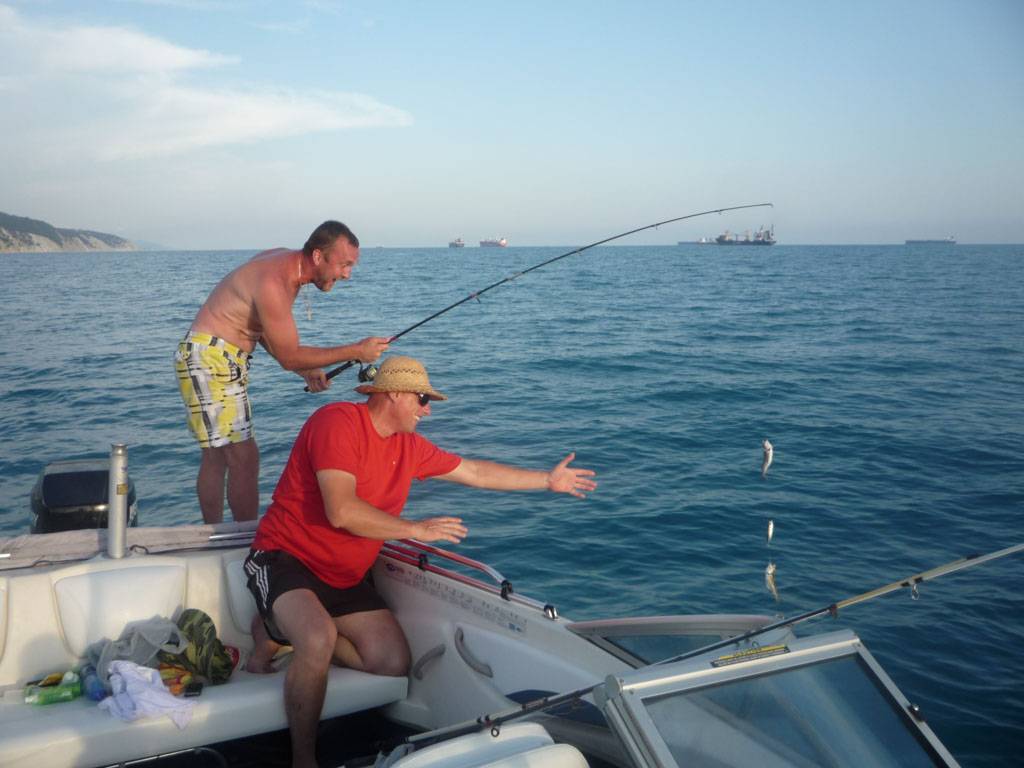 Морская рыбалка с лодки