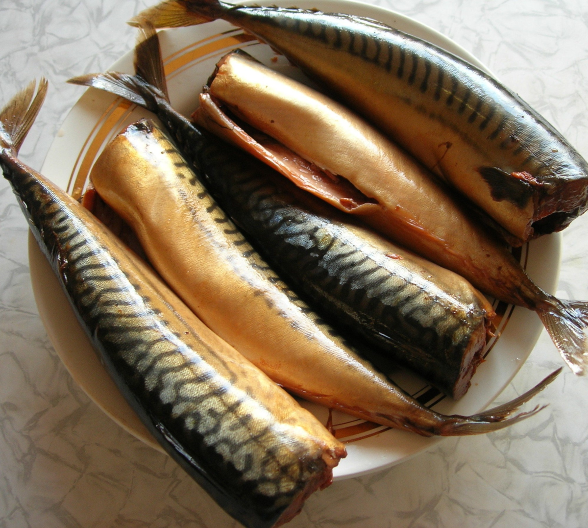 Рецепты провесной скумбрии. провесная скумбрия: что это такое, рецепт очень вкусной рыбы в домашних условиях скумбрия провесная в домашних условиях рецепт
