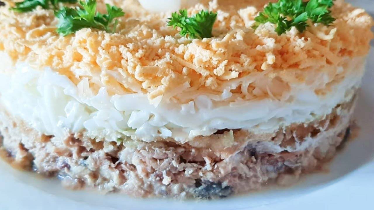Рыбный салат из отварной рыбы рецепт классический