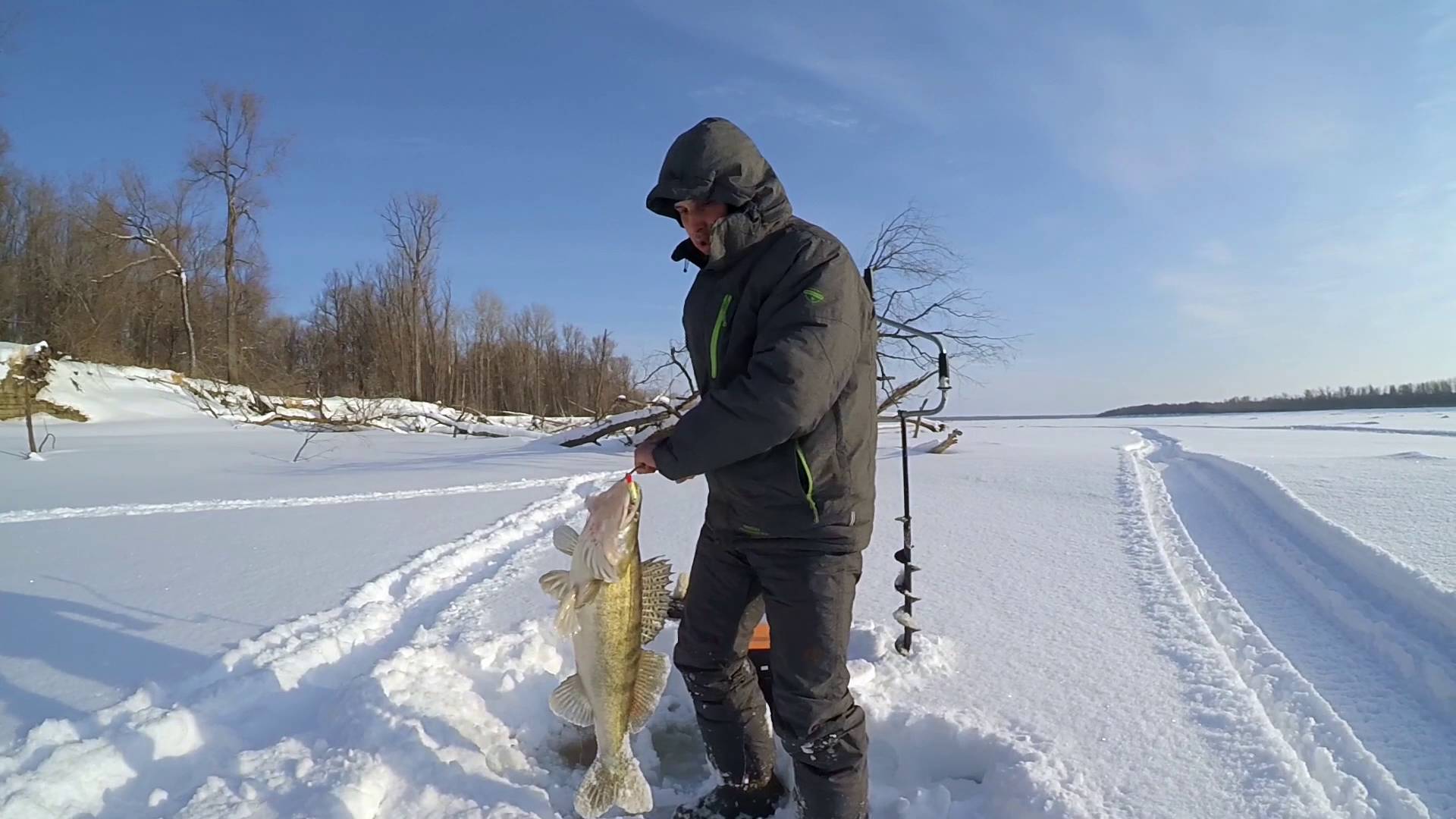 Рыбалка в феврале на малых реках, особенности ловли в конце зимы