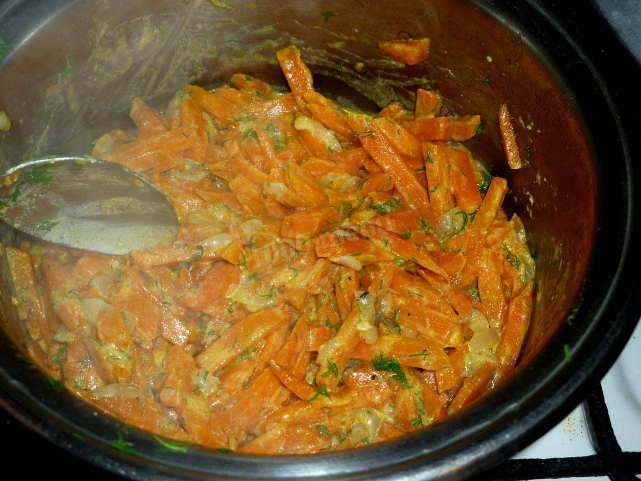 Калорийность тушеных кабачков с морковью и луком в сметане