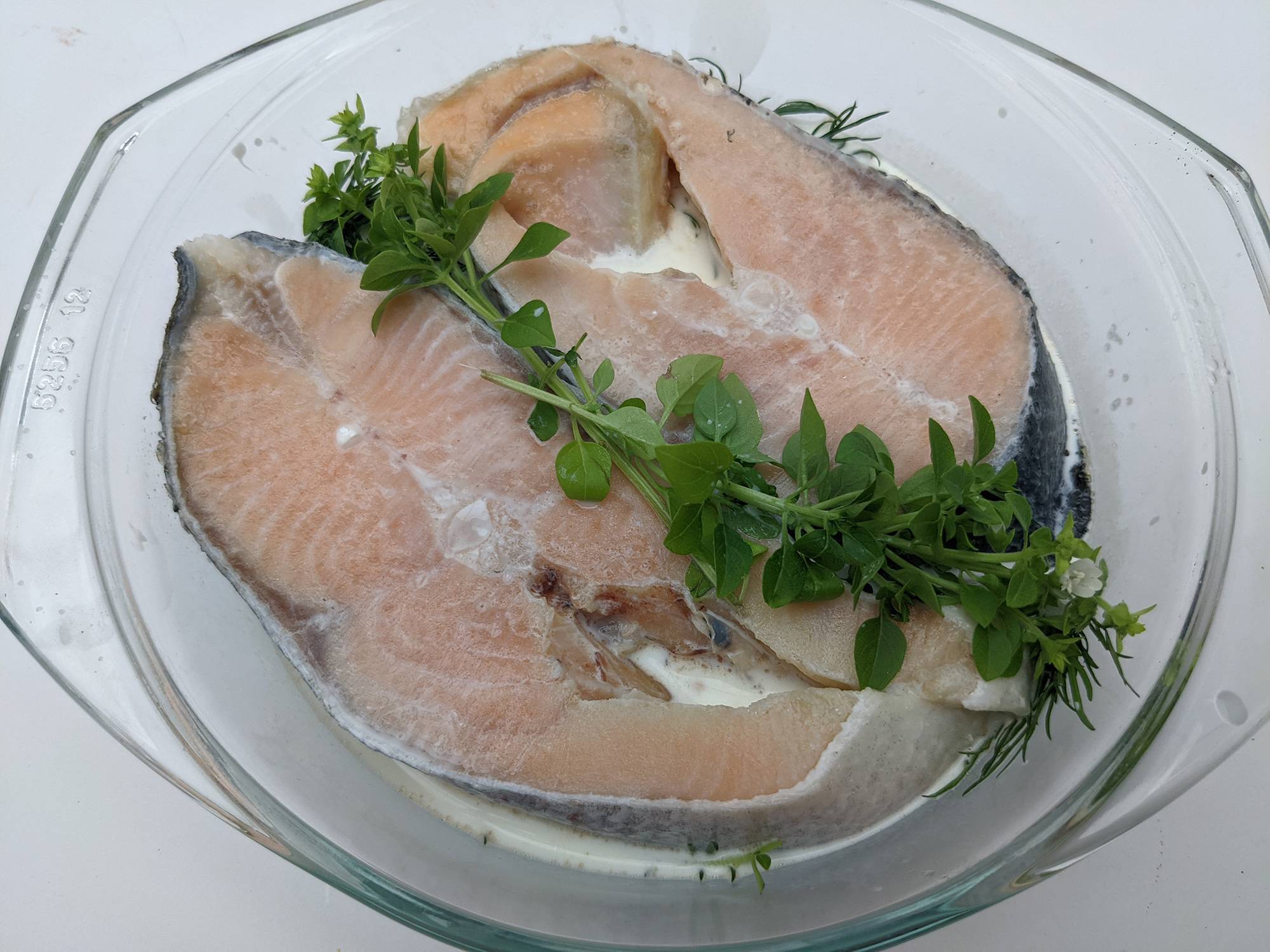 Как приготовить рыбу в микроволновке: 3 простых рецепта