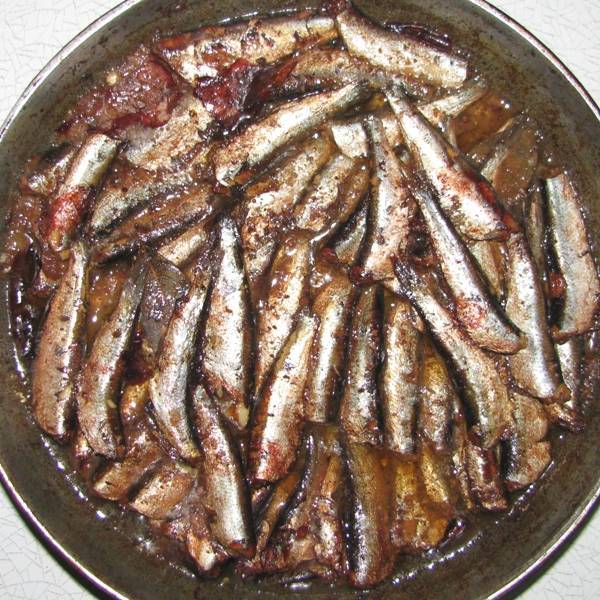Домашние шпроты из салаки, речной рыбы, мойвы, уклейки, кильки: вкусные рецепты. как приготовить шпроты из рыбы в домашних условиях в духовке, мультиварке?