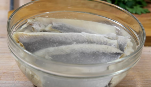 Как вымочить пересоленную рыбу. употребление после вымачивание соленой рыбы