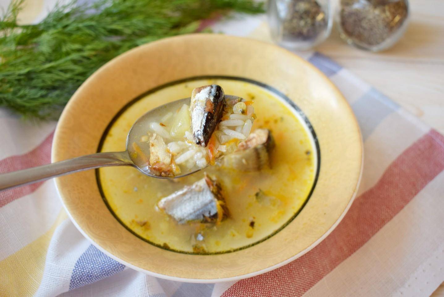 Рыбный суп из консервированной сайры — домашний рецепт