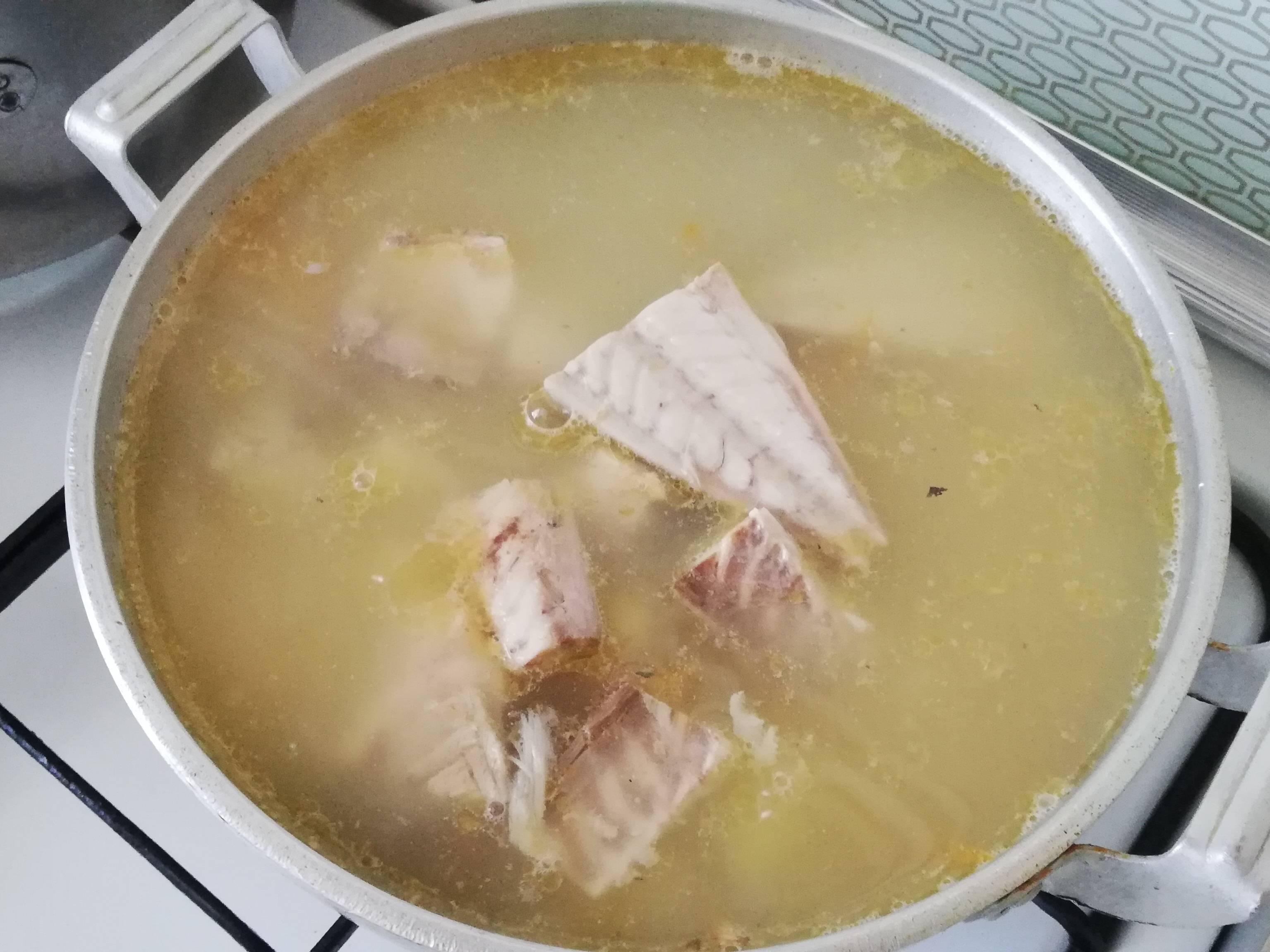 Рыбный суп (уха) из скумбрии свежемороженой — 9 самых простых и очень вкусных рецептов