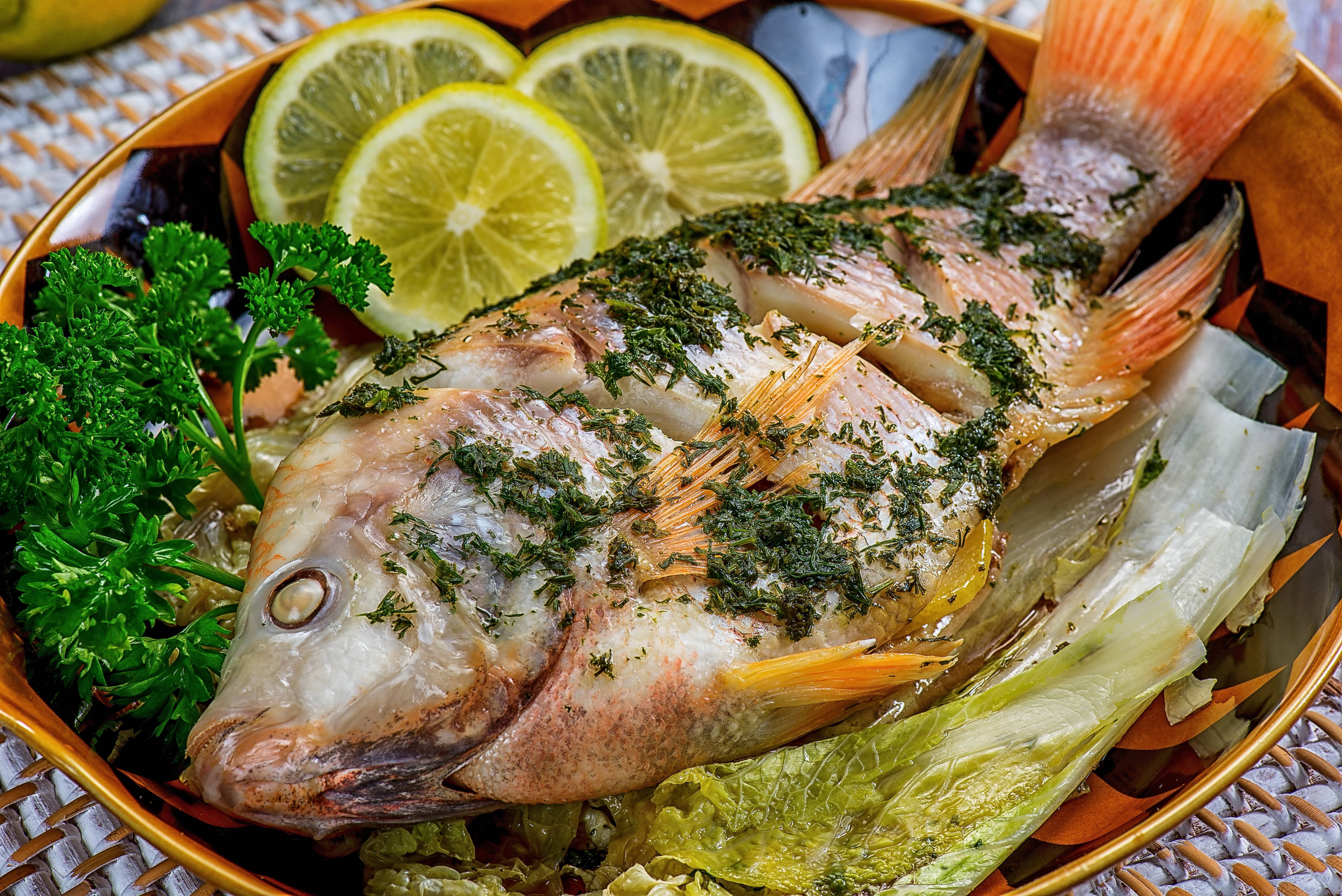 Краснопёрка, запечённая в духовке — рыбные рецепты