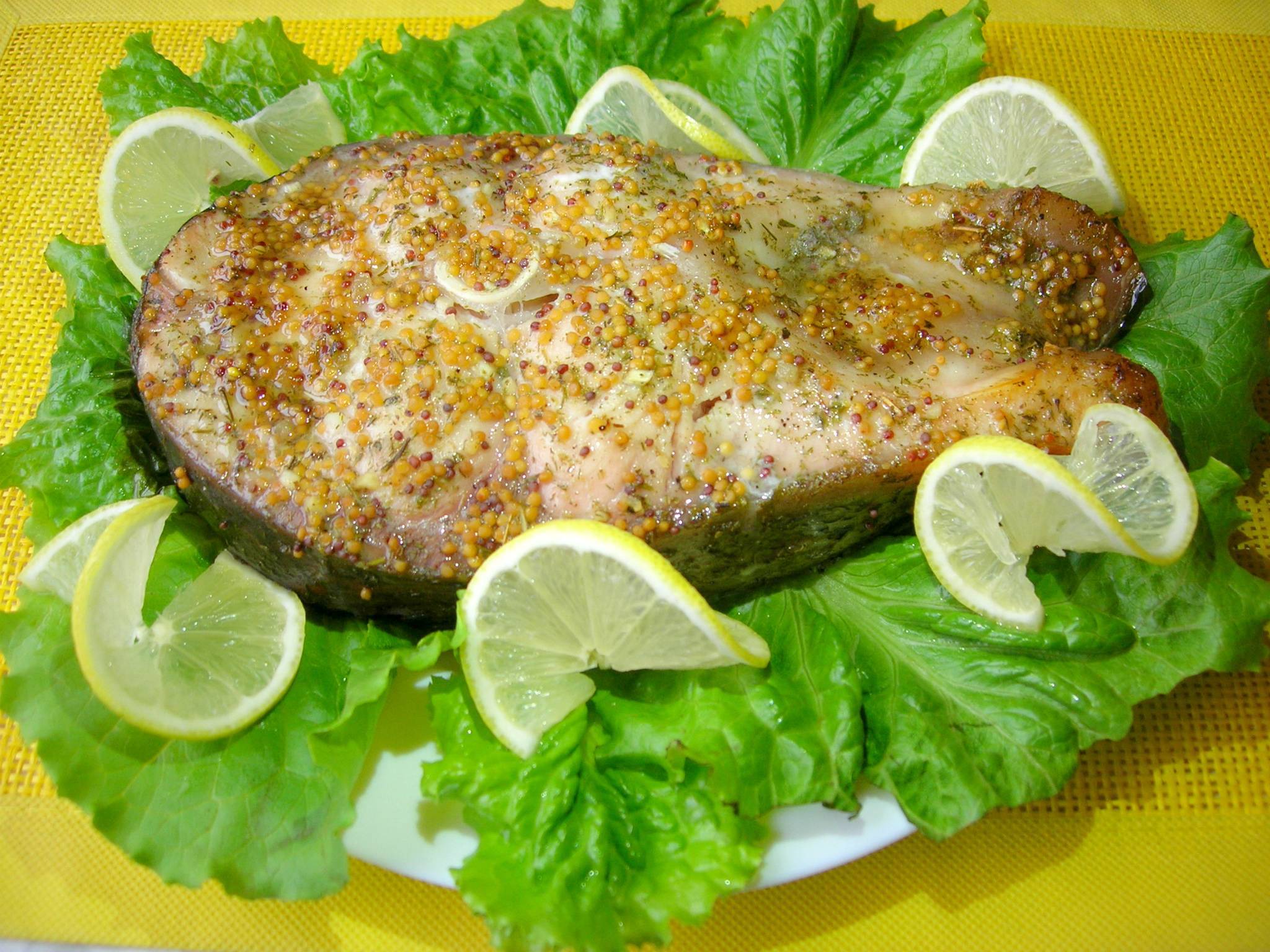 Толстолобик в духовке - 8 вкусных рецептов запеченной рыбы