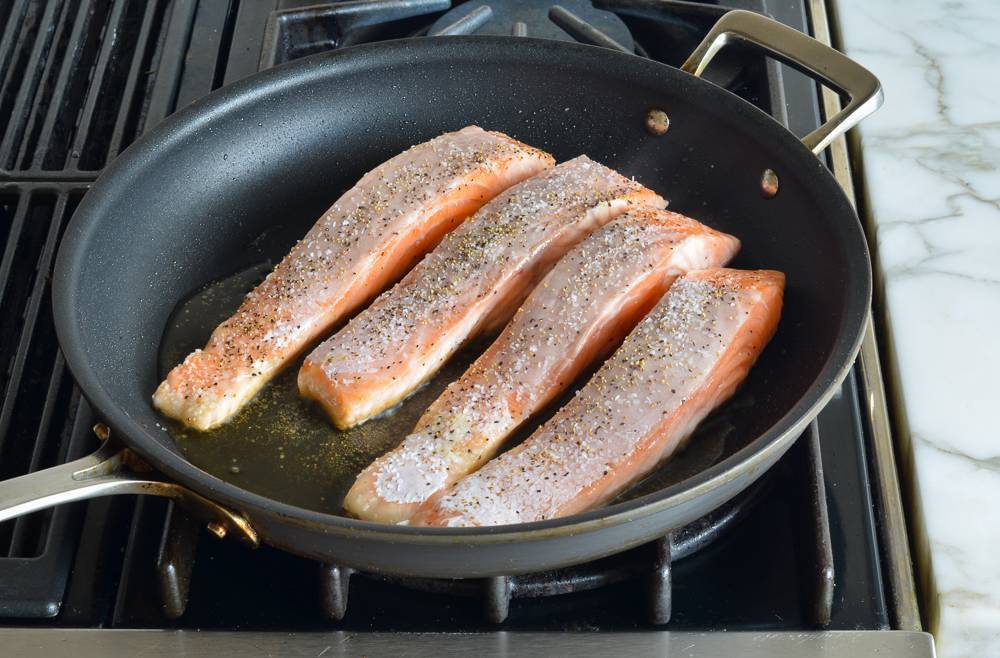 Стейк из лосося на сковороде – рецепт с пошаговыми фото, как приготовить