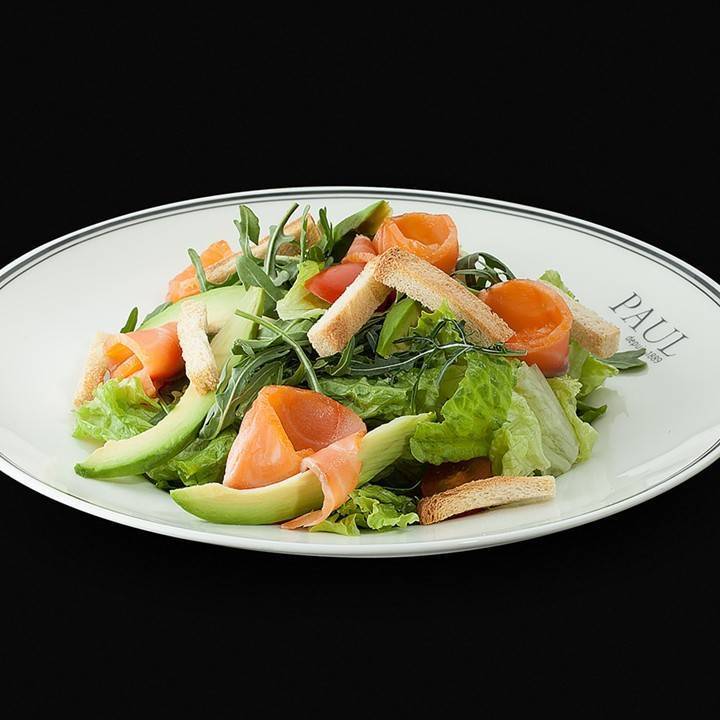 Очень вкусный салат с семгой слабосоленой: 8 рецептов