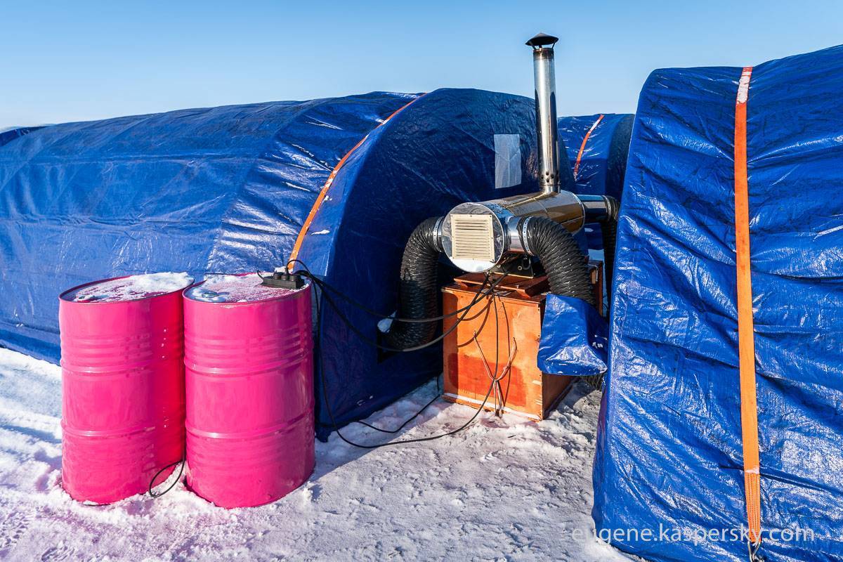 Утепленные палатки для зимней рыбалки: как утеплить зимой своими руками, видео-инструкция по утеплению, фото и цена