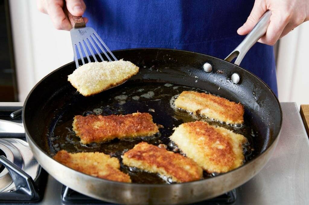 Сколько жарить рыбу на сковороде? советы по приготовлению