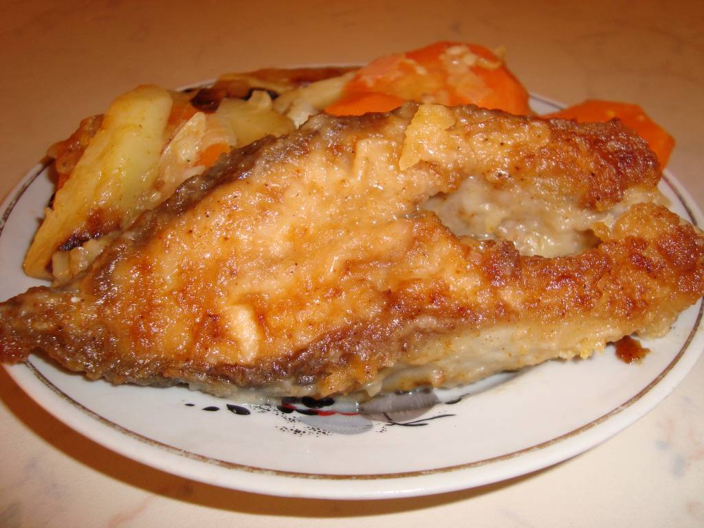 Линь, запеченный в духовке: рецепты блюд, как приготовить в фольге, с картошкой, в сметане