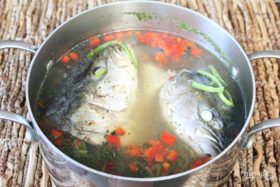 Уха из красной рыбы – 10 рецептов классической ухи в домашних условиях с фото пошагово