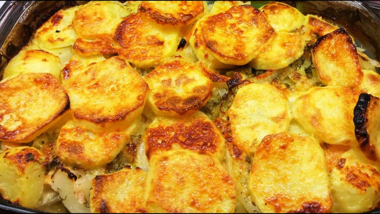 Рыба запеченная в духовке с картошкой — рецепты в фольге, с сыром, в сметанном соусе и по-сицилийски