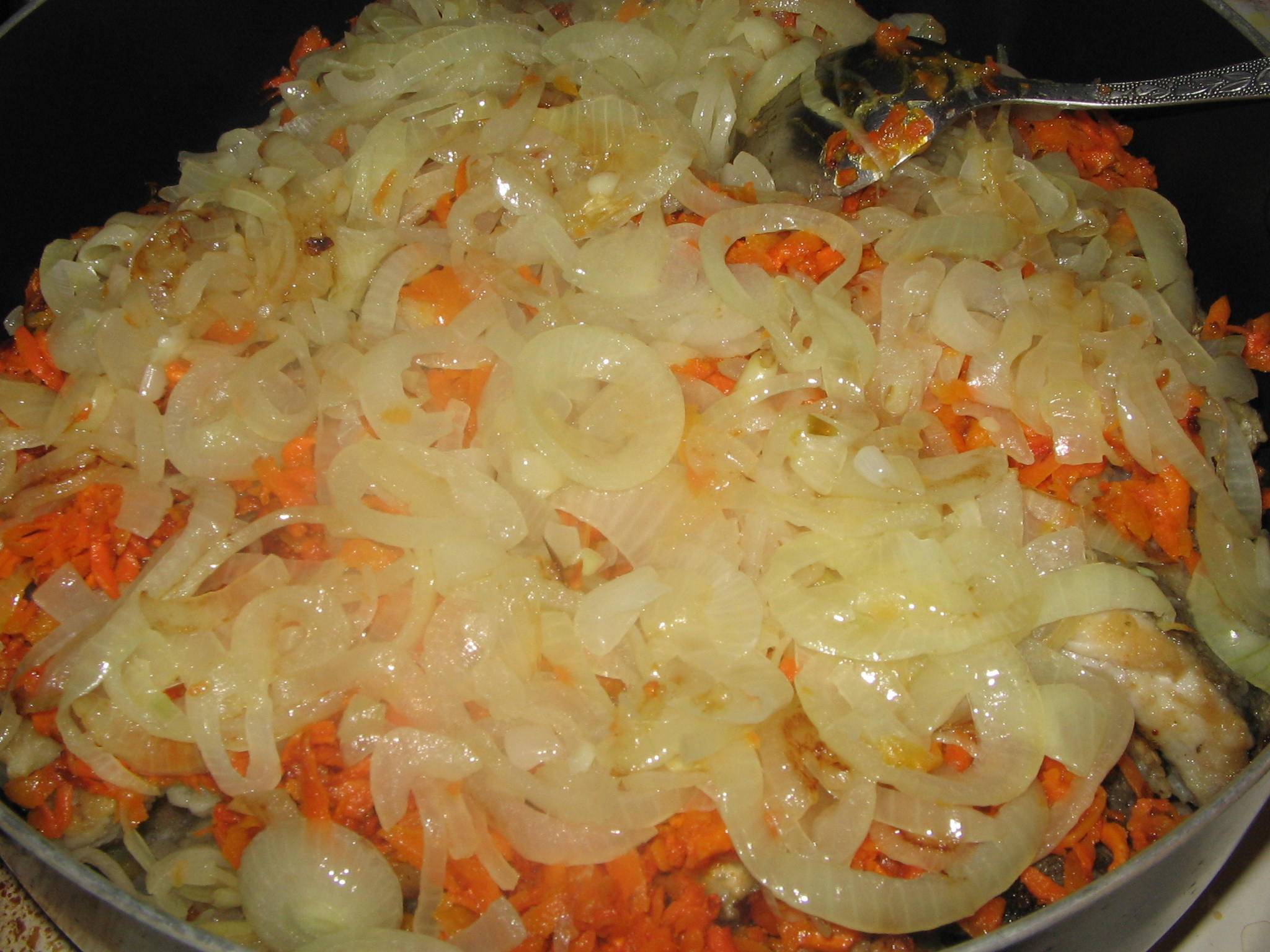 Рыба в томате с морковью и луком — как приготовить на сковороде, вкусные рецепты