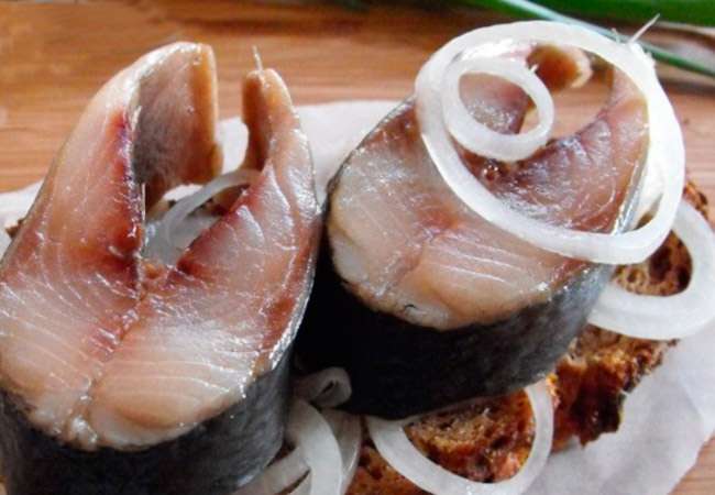 Как замариновать карпа: 3 рецепта маринованной рыбы