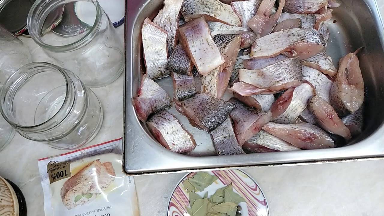 Рыбные консервы в стеклянных банках, приготовленные в духовке – 6 рецептов из разных сортов рыбы