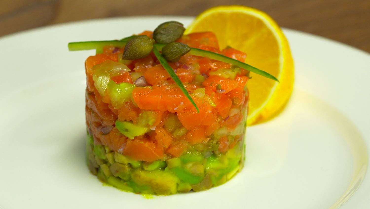 Тартар с лососем и авокадо + рецепт малосольной рыбы