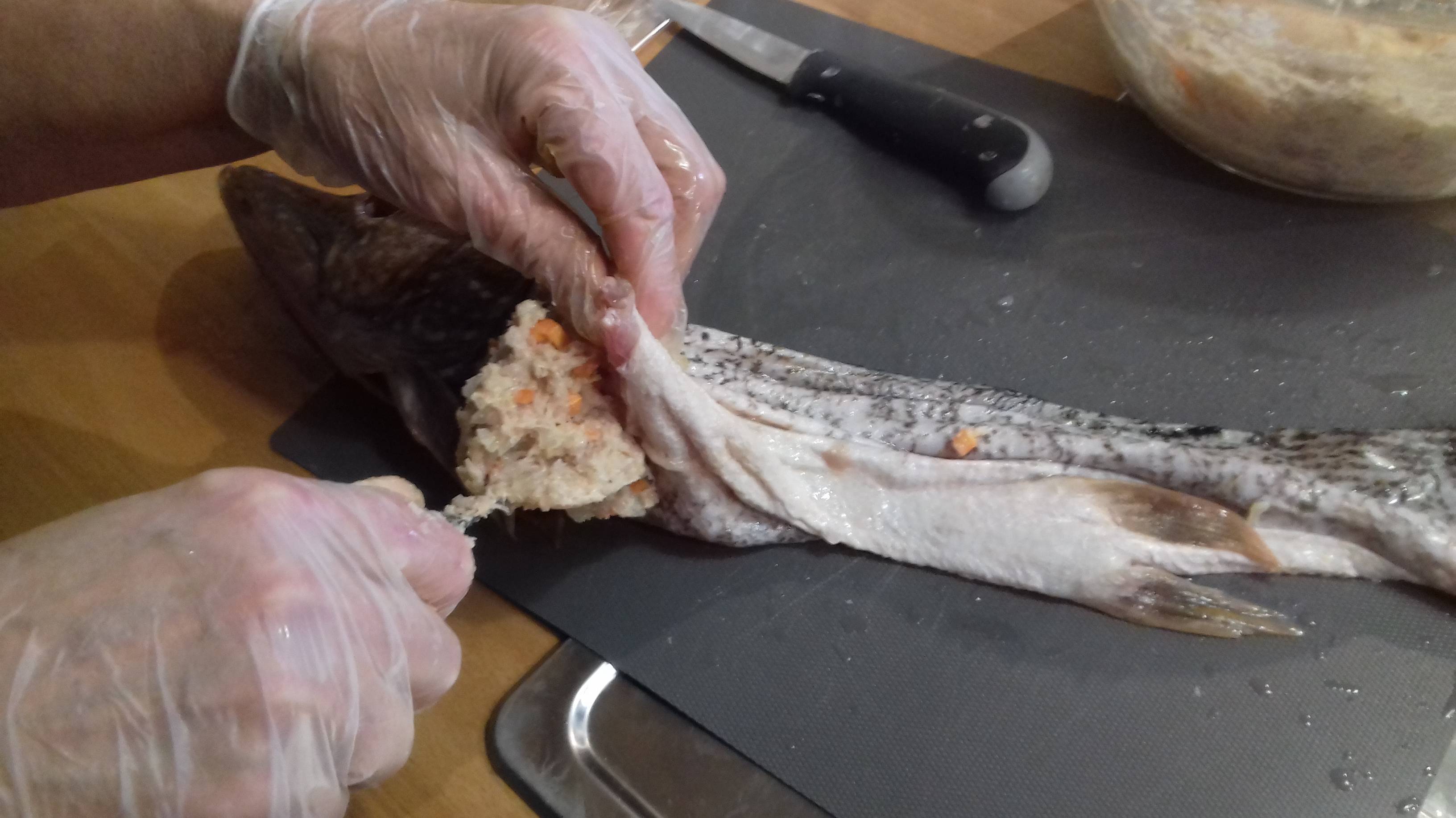 Как снять кожу с щуки: разделка на филе, метод снятия шкуры «чулком»