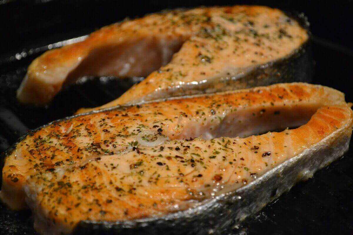 Стейк из лосося на сковороде рецепт