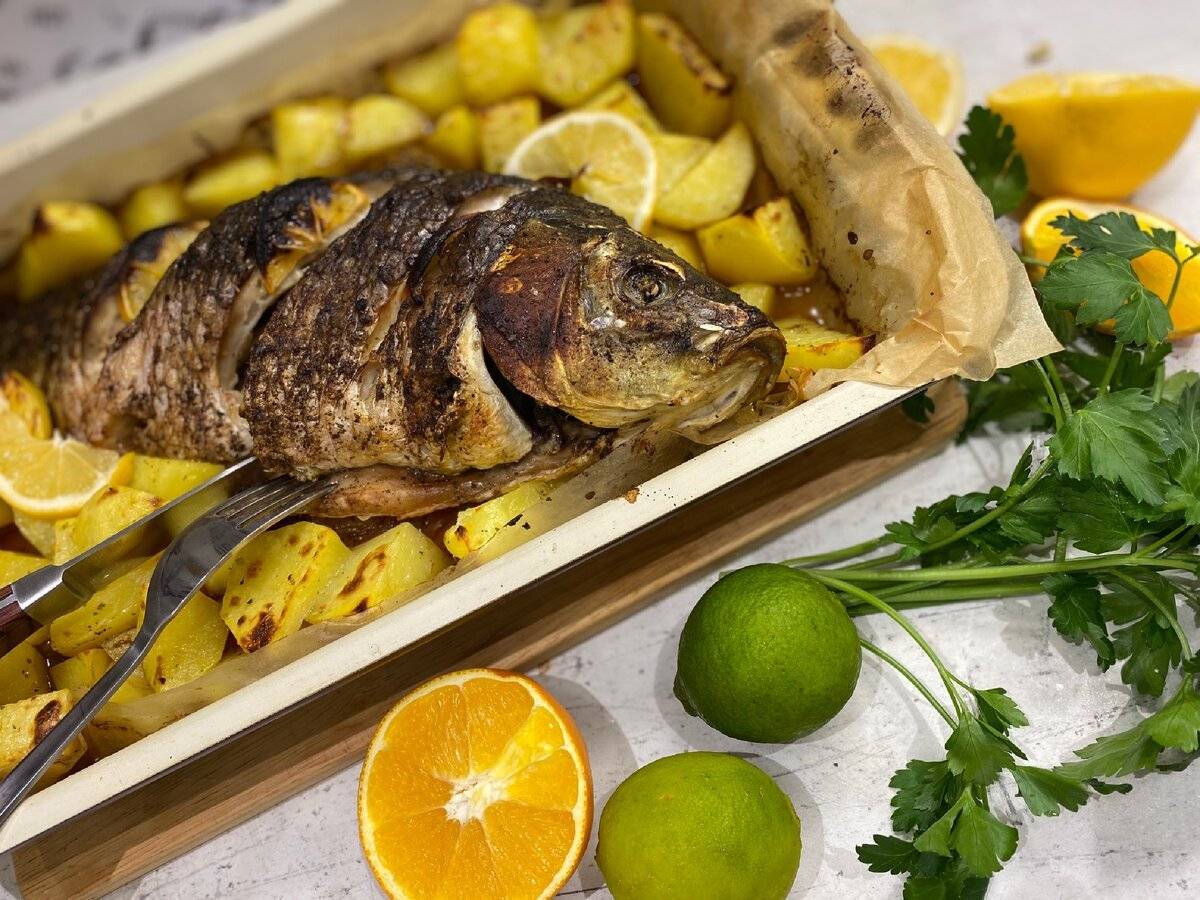 Карп в духовке – 9 рецептов как вкусно запечь рыбу