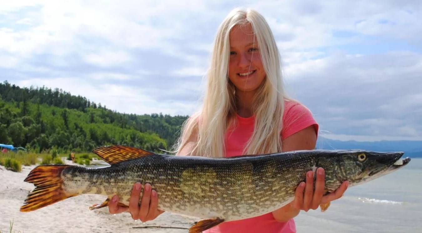 Рыбалка на байкале: особенности ловли рыбы на озере летом и зимой