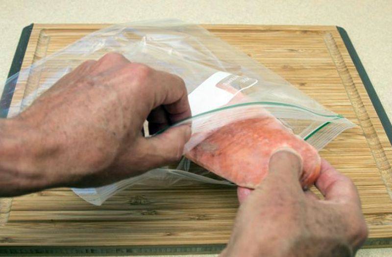 Полезные советы, как быстро разморозить рыбу :: syl.ru