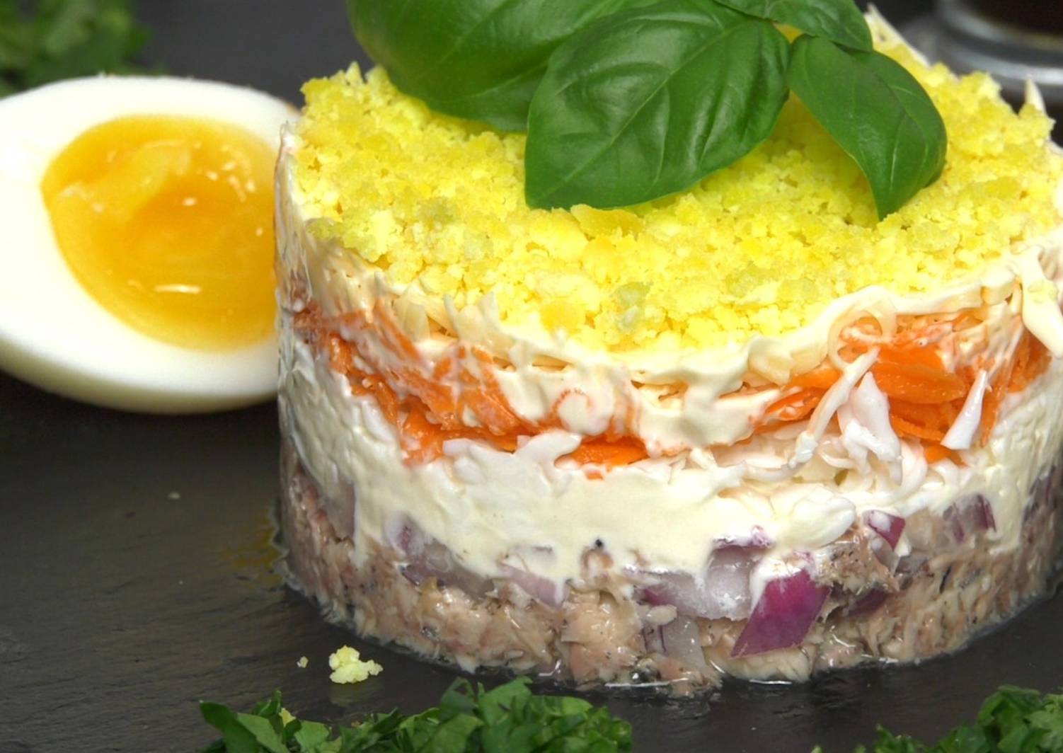 Салат с рыбой — простые и очень вкусные рецепты