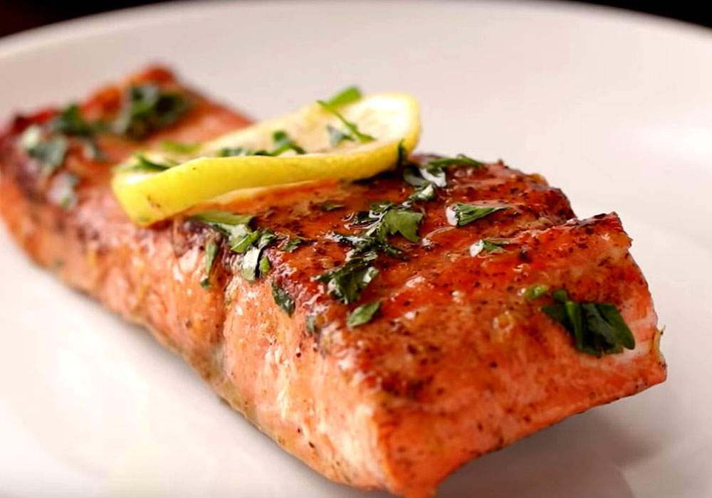 Как поджарить лосося на сковороде: 8 шагов