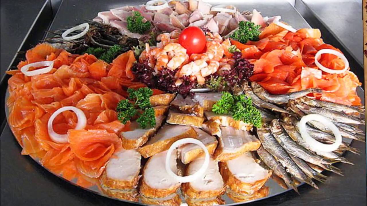 Рыбная нарезка: оформление тарелки из разного вида рыбы