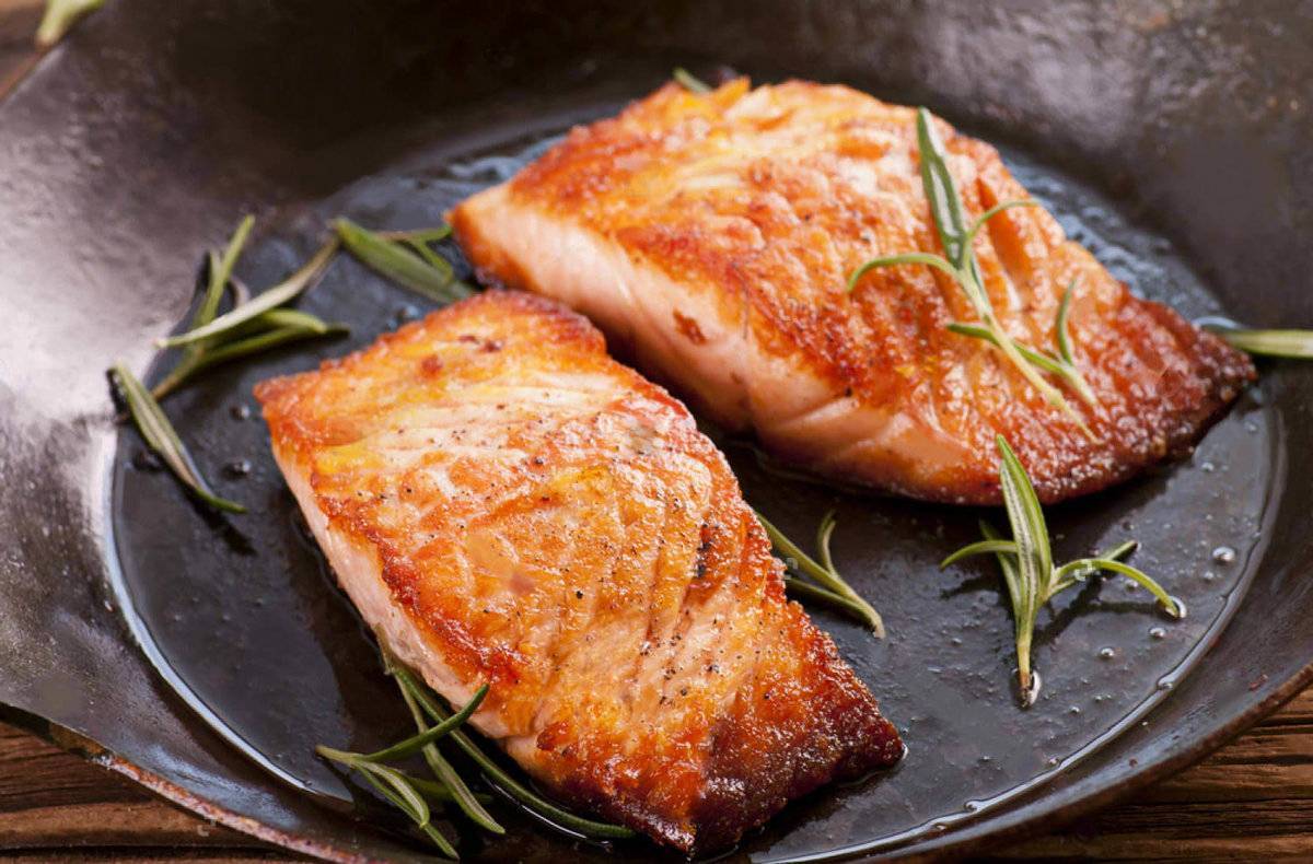 Рыба на сковороде-гриль, рецепты (форели, лосося, окуня)