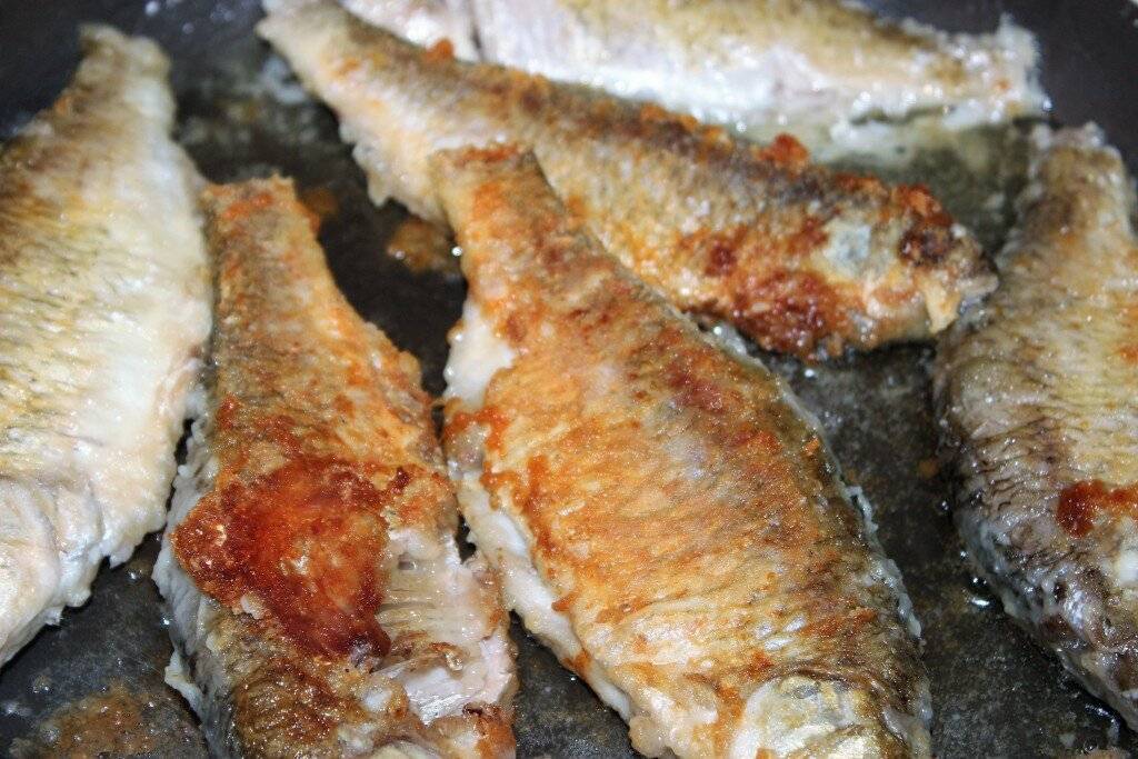 Как жарить рыбу на сковороде | вкус-но.ру