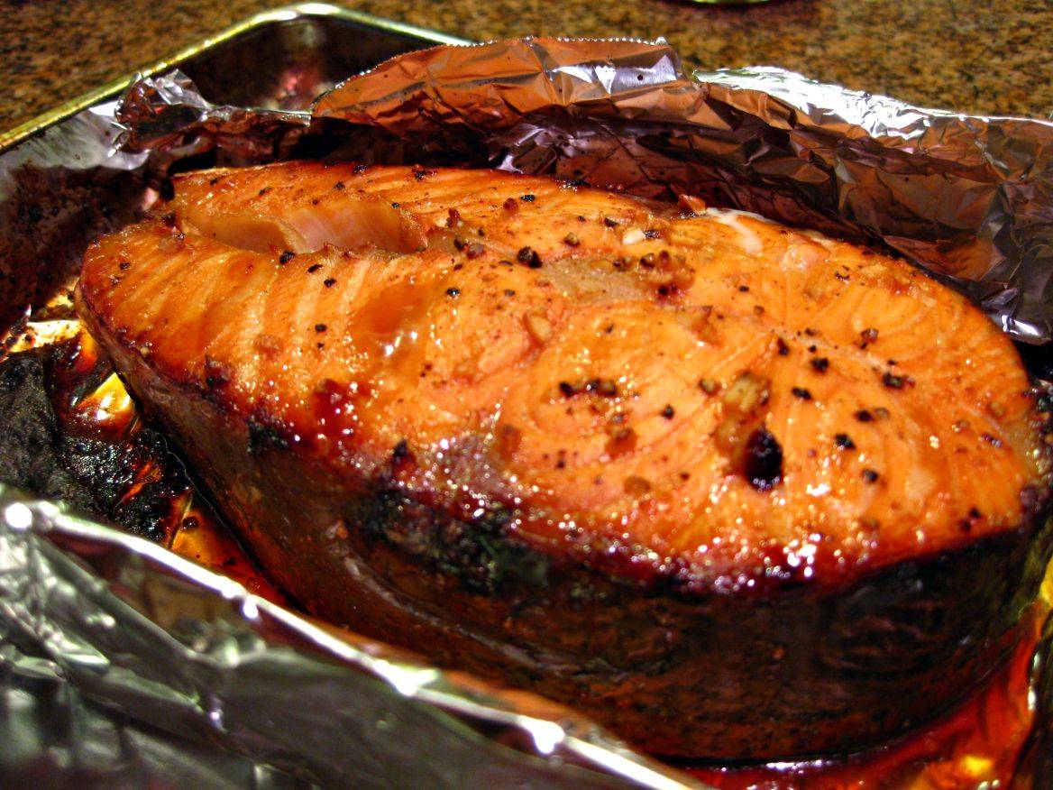 Как вкусно и правильно запечь рыбу в духовке, как мариновать, сколько выпекать - рецепты приготовления с фото